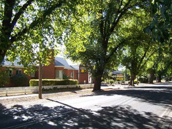 Bacchus Marsh Avenue - Broome Tourism 1