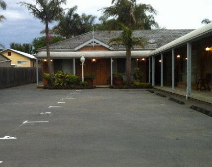 Best Western Coastal Waters Motor Inn - Broome Tourism 1