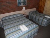 KY COUNTRY ROADS MOTOR INN - Broome Tourism 3