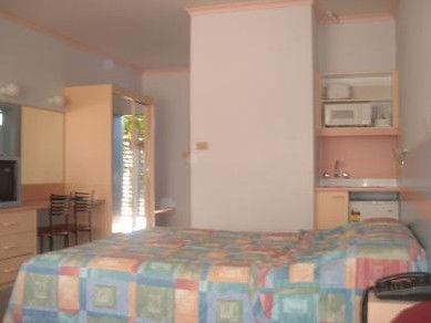 Golden Sands Motor Inn - Broome Tourism 1