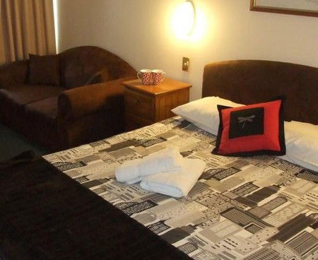 Lilac City Motor Inn & Streakhouse - Broome Tourism 4