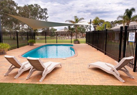 Standpipe Golf Motor Inn - Broome Tourism 1