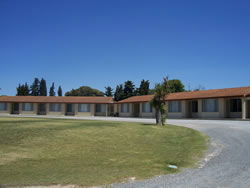 Stansbury Holiday Motel - Broome Tourism 1