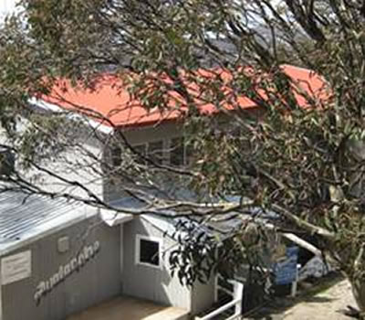 Avalanche Ski Lodge - Broome Tourism 1