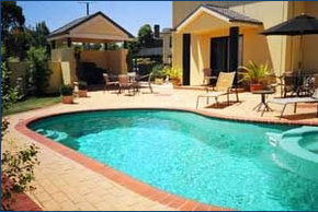 Hopkins House Motel & Apartments - Broome Tourism 0