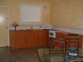 Hopkins House Motel & Apartments - Broome Tourism 5