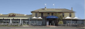 Barwon Heads Hotel - Broome Tourism 0