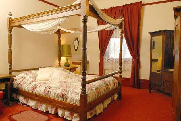 Broome Tourism