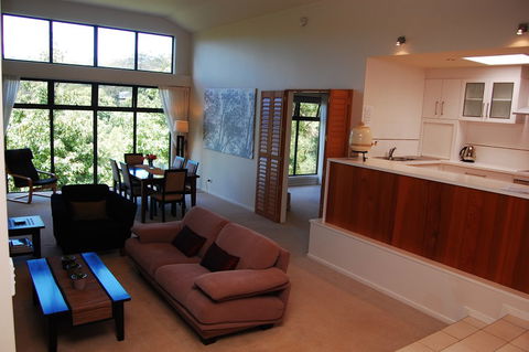 Sketches Mountain Resort - Broome Tourism 5