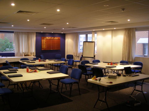 Ruth Fairfax House Accommodation - QCWA - Broome Tourism 4