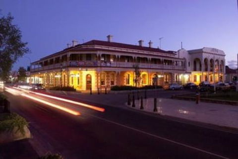 Jens Town Hall Hotel - Broome Tourism 3
