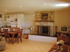 Sherwood Cottages Country Retreat - Broome Tourism 0