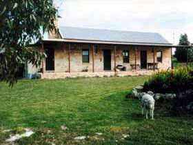 Mt Dutton Bay Woolshed Heritage Cottage - Broome Tourism 0