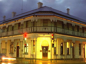 Mount Gambier Hotel - Broome Tourism 0