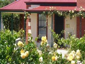 Wine And Roses Bed And Breakfast - Broome Tourism 0