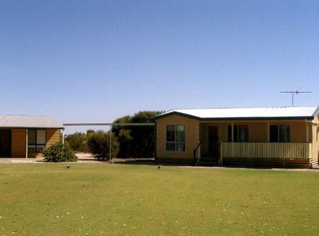 Pickering Cottages - Broome Tourism 1