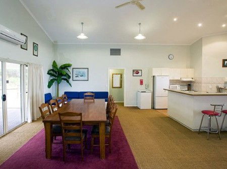Malibu Lodge - Broome Tourism 2