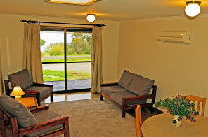 Ulonga Lodge - Broome Tourism 3