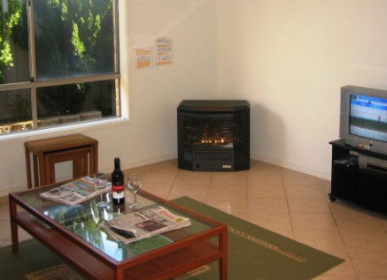 Lakeside Getaway - Broome Tourism 5