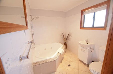 Lyrabendi Farmstay - Broome Tourism 3