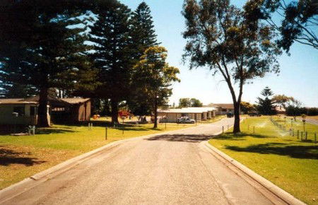 Victor Harbor Beachfront Holiday Park - Broome Tourism 1