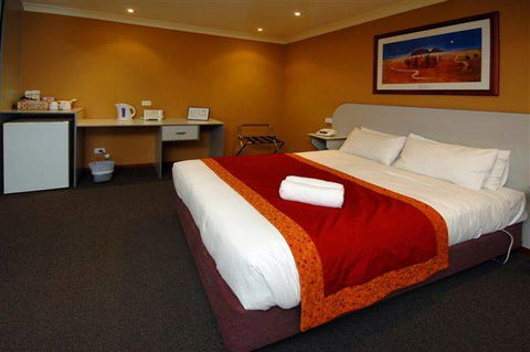 Victoria Hotel - Strathalbyn - Broome Tourism 2