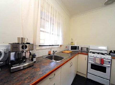St Helens - Fettlers Cottage - Broome Tourism 4