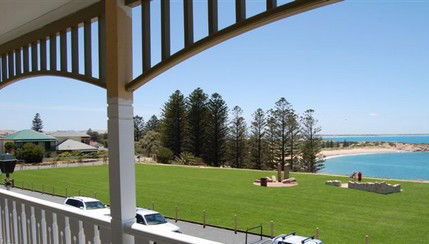 Port Elliot Beach House YHA - Broome Tourism 6