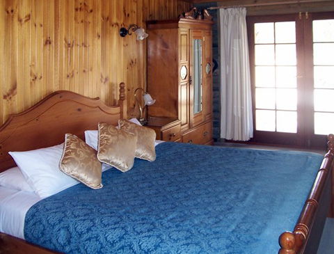 McLaren Ridge 1 - McLaren Ridge Log Cabins - Broome Tourism 1
