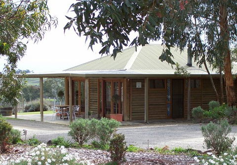 McLaren Ridge 1 - McLaren Ridge Log Cabins - Broome Tourism 5