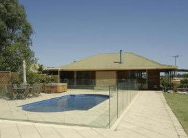 McLaren Ridge 4 - McLaren Ridge Log Cabins - Broome Tourism 2