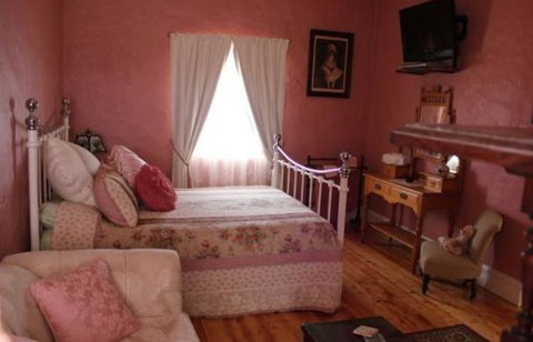 Redwing Shearer's Quarters - Broome Tourism 4