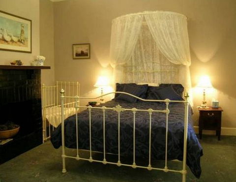 Linfield Cottage - Broome Tourism 4