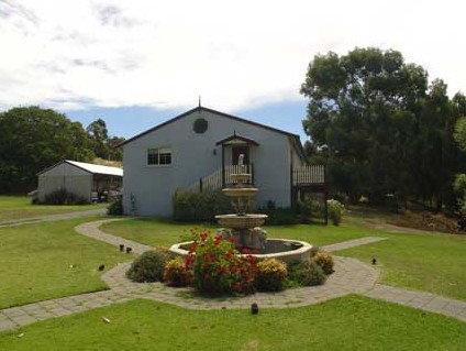 The Old Oak Bed And Breakfast - The Shearing Quarters - Broome Tourism 3