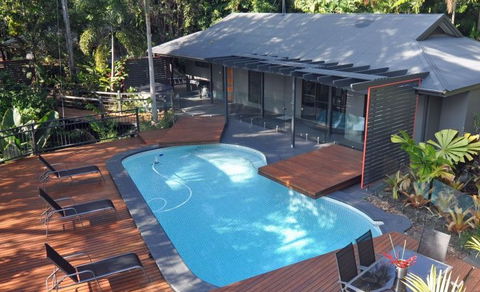 The Cairns Holiday Homes Red Arrow Lodge - Edge Hill, Cairns - Broome Tourism 4