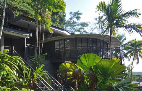 The Cairns Holiday Homes Red Arrow Lodge - Edge Hill, Cairns - Broome Tourism 5