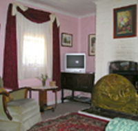 Hollyhock Cottage - Broome Tourism