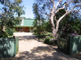 Pelican Bay Bed And Breakfast - Broome Tourism 0
