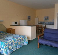 Penguin Holiday Apartments - Broome Tourism