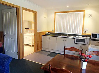 Driftwood Strahan Villas - Broome Tourism 3