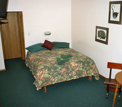 Derwent Bridge Wilderness Hotel - Broome Tourism 1