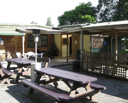 Strahan Backpackers YHA - Broome Tourism 5