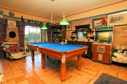 Cherry Park Estate - Broome Tourism 1