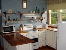 Kenya Cottage - Broome Tourism 4