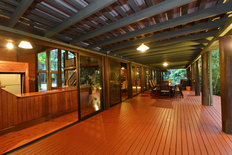Wait A While Retreat - Broome Tourism 3