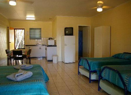 Ashs Holiday Units And Cafe - Broome Tourism 3