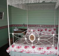 Berry Mountain Farm Mullengrove Cottage - Broome Tourism