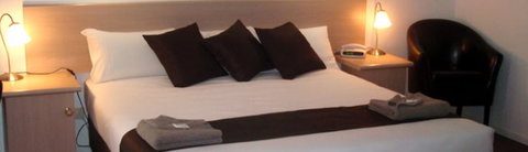 Bristol Hill Motor Inn & Peppas Licensed Restaurant - Broome Tourism 0