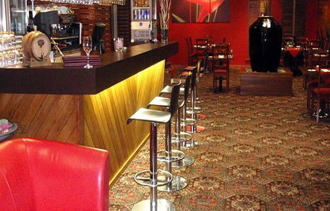 Bristol Hill Motor Inn & Peppas Licensed Restaurant - Broome Tourism 3