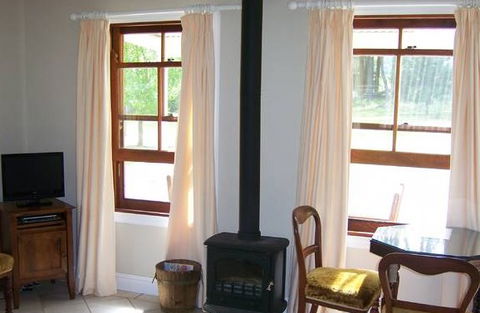 Hillcrest Cottage - Broome Tourism 3